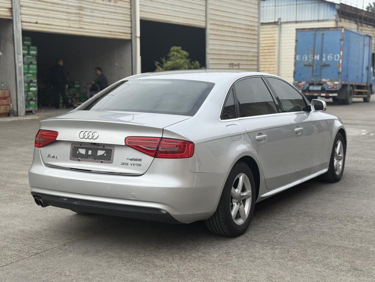 Audi A4 2015 thumb 4