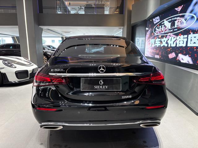 Mercedes-Benz E-Class 2023 thumb 2