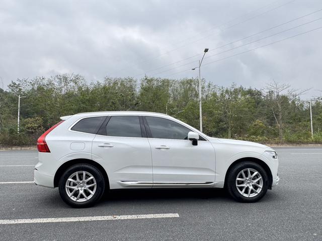 Volvo XC60 2019 thumb 8