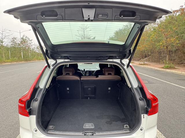 Volvo XC60 2019 thumb 11