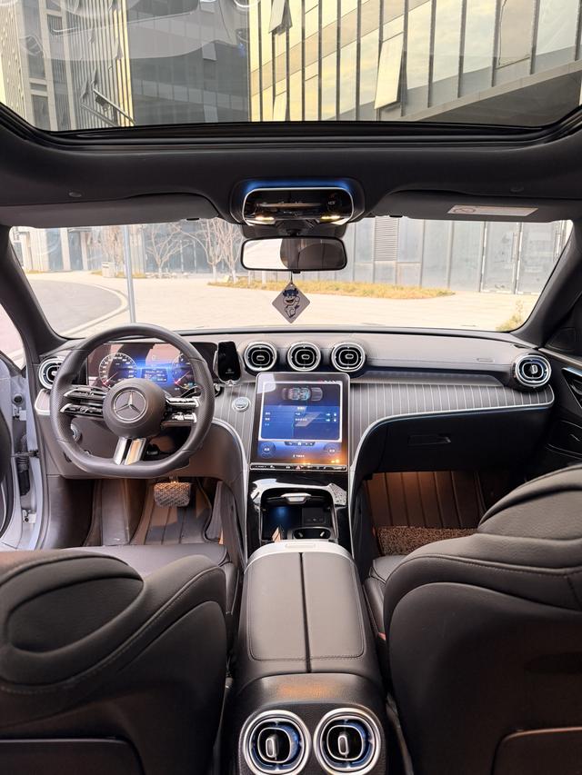 Mercedes-Benz C-Class 2023 thumb 6