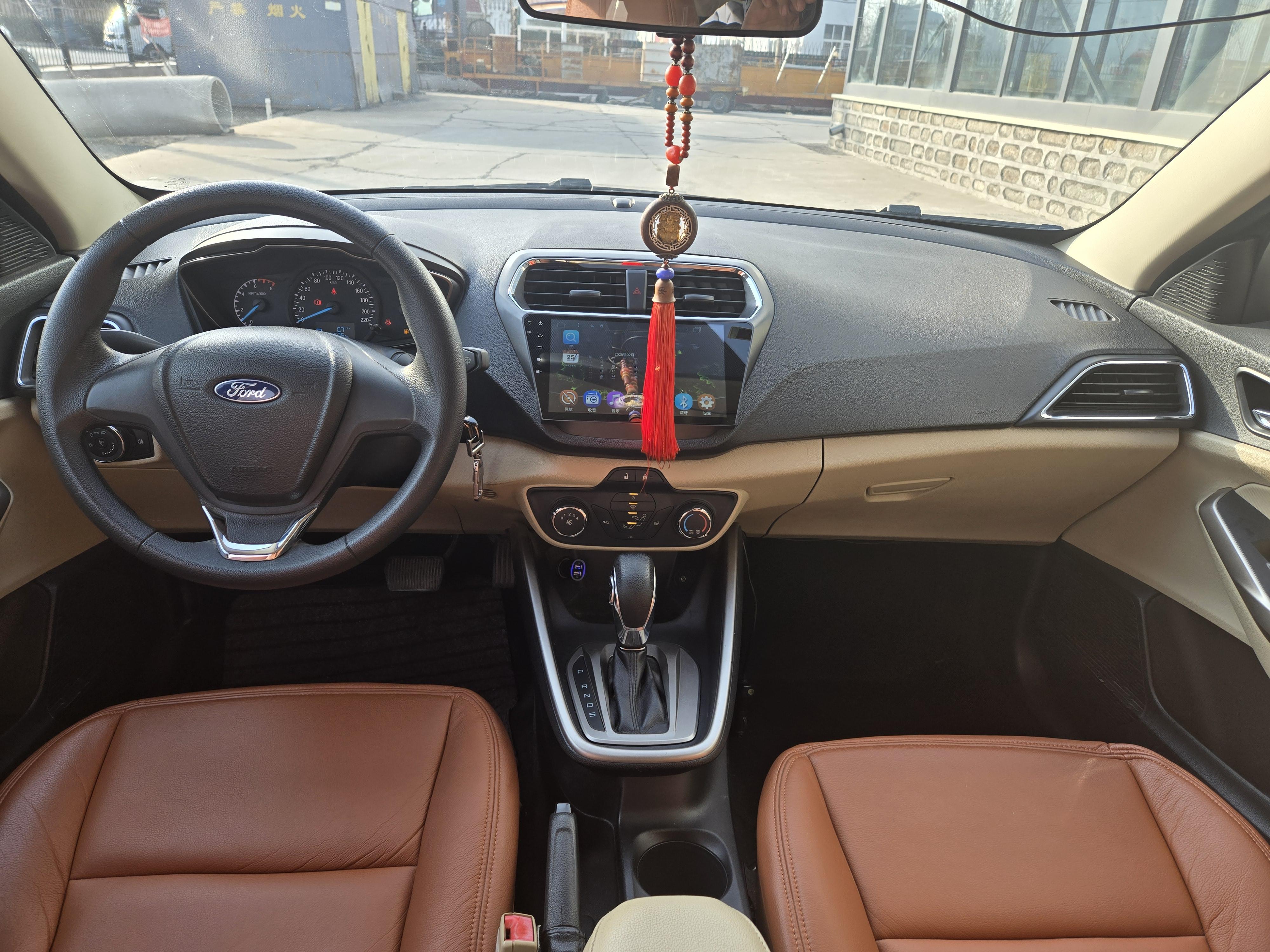 Ford Focus 2016 thumb 5