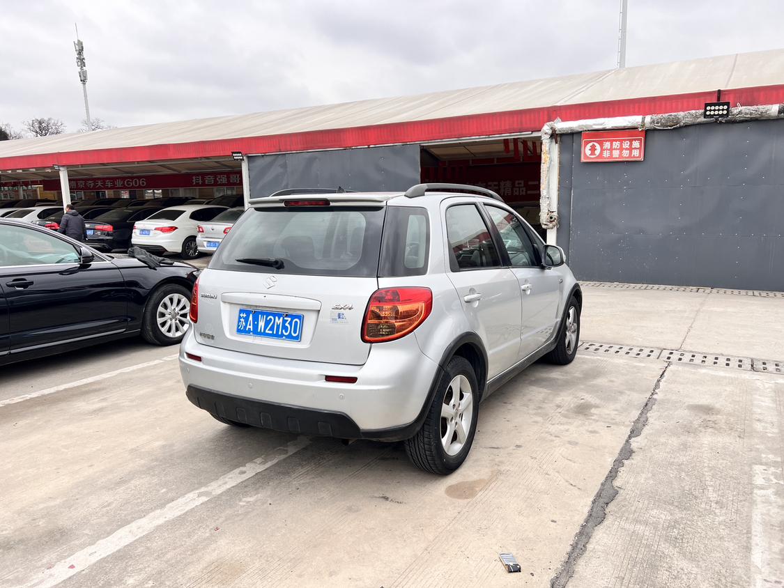 Suzuki SX4 2010 thumb 4