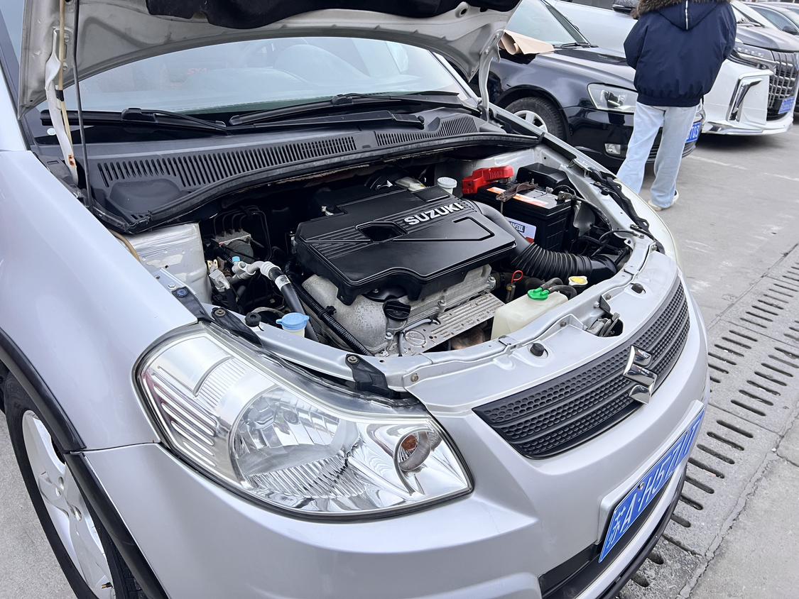 Suzuki SX4 2010 thumb 8
