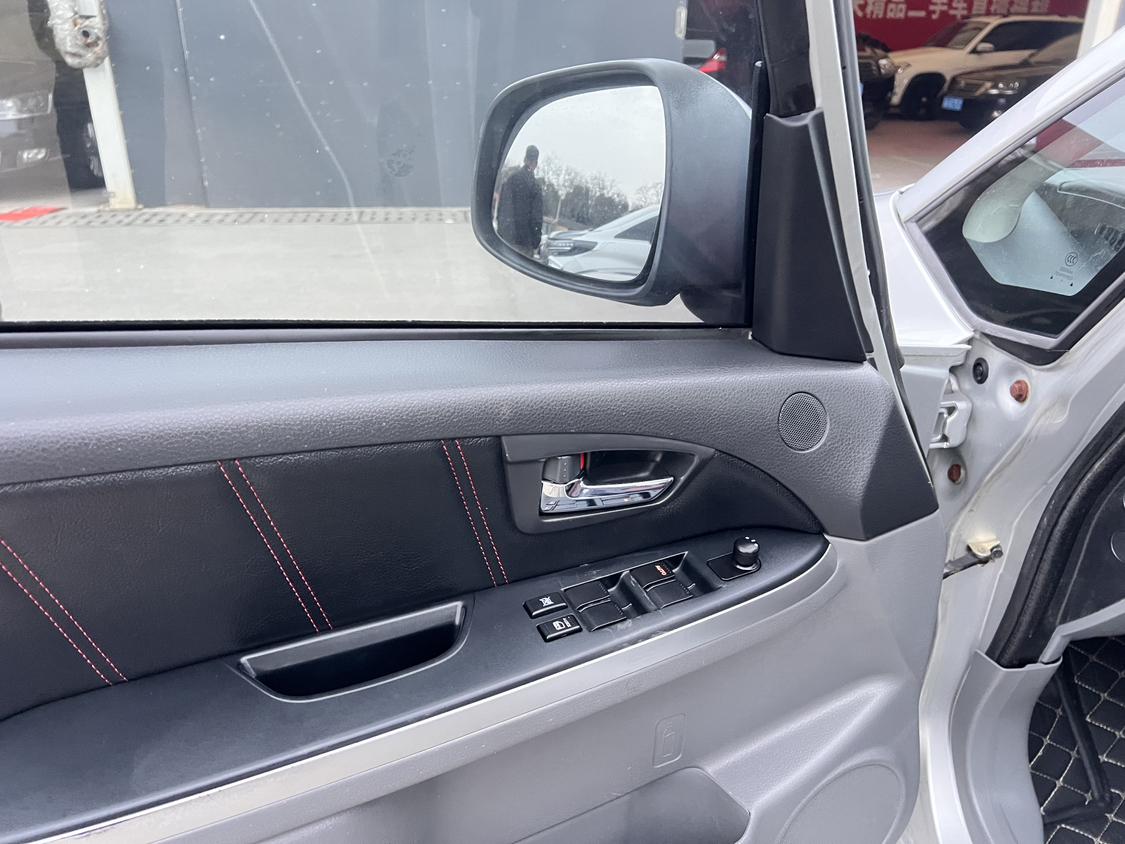 Suzuki SX4 2010 thumb 10