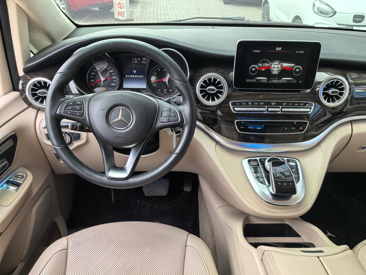 Mercedes-Benz V-Класс 2017 thumb 8