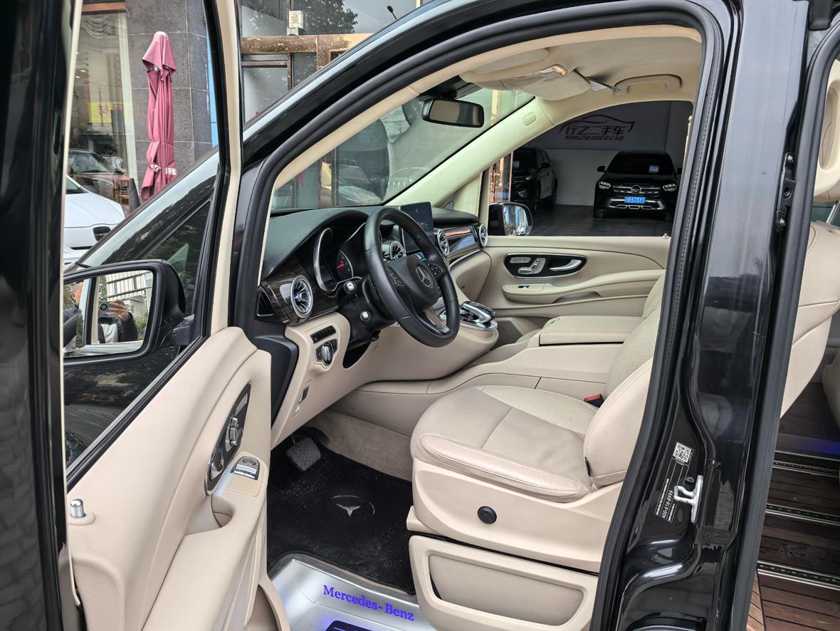Mercedes-Benz V-Класс 2017 thumb 9