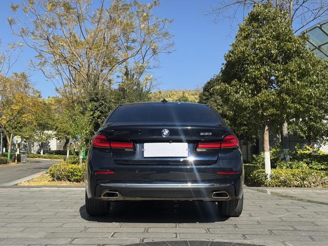 BMW 5 серии 2021 thumb 3