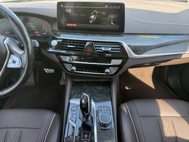 BMW 5 серии 2021 thumb 11