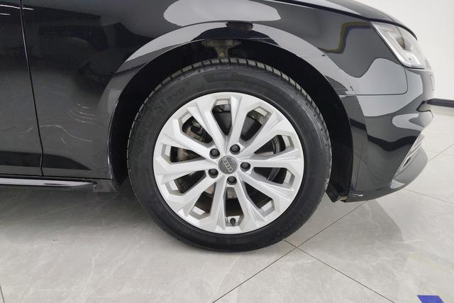 Audi A4 2019 thumb 2