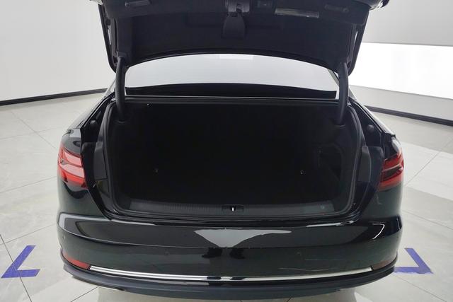 Audi A4 2019 thumb 8