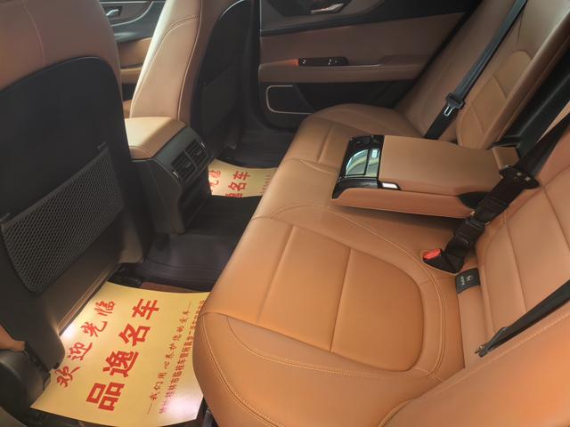 Jaguar XE 2021 thumb 10