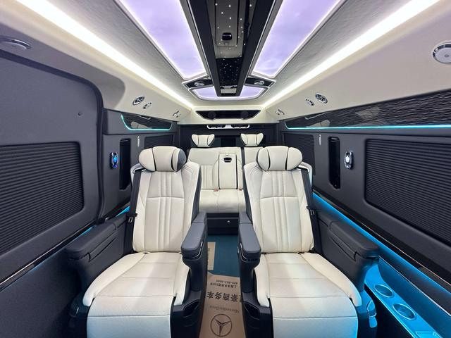 Toyota HiAce 2025 thumb 5