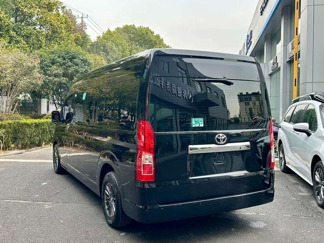Toyota HiAce 2025 thumb 9