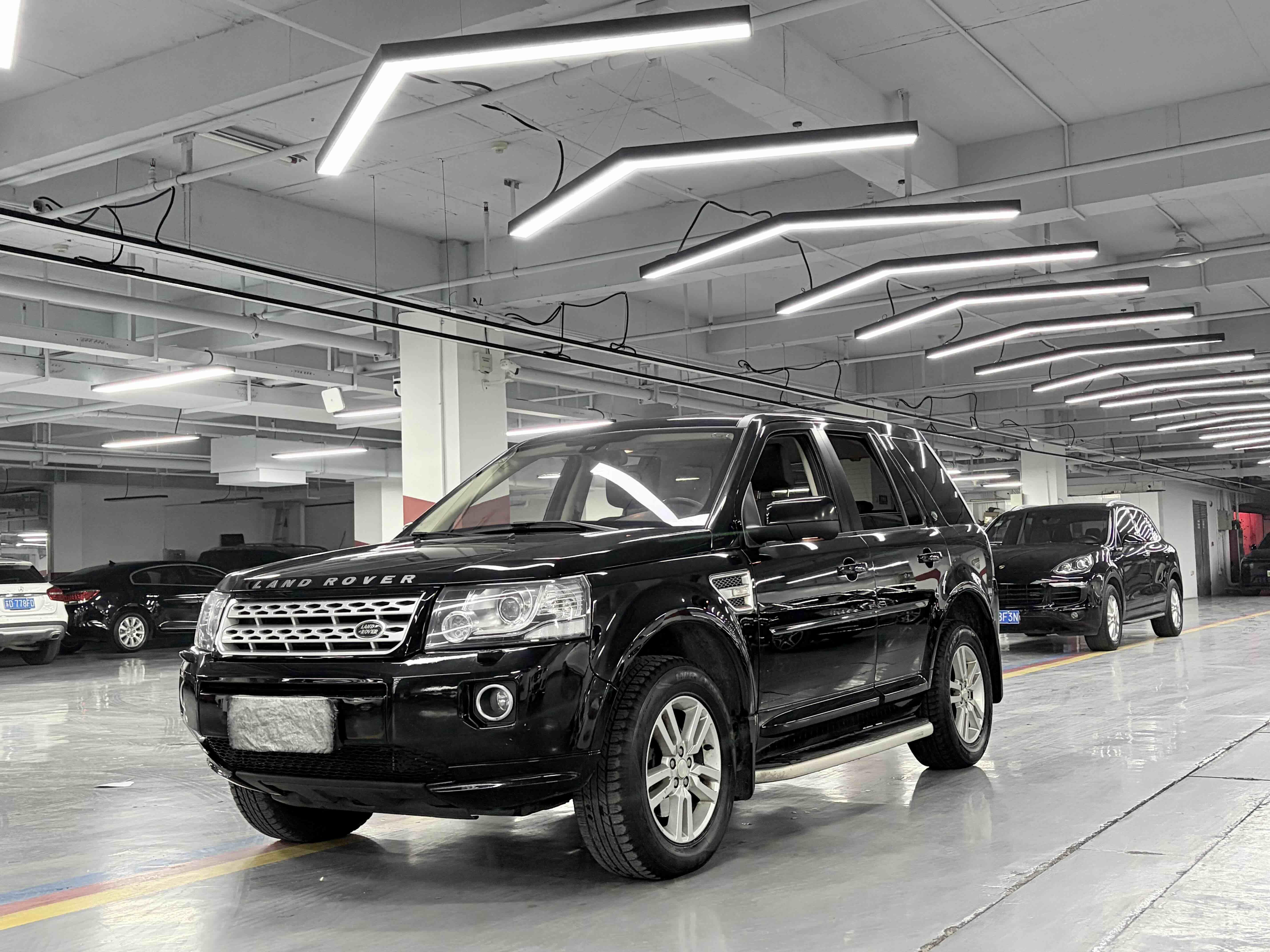 Land Rover Discovery Sport 2014 thumb 8