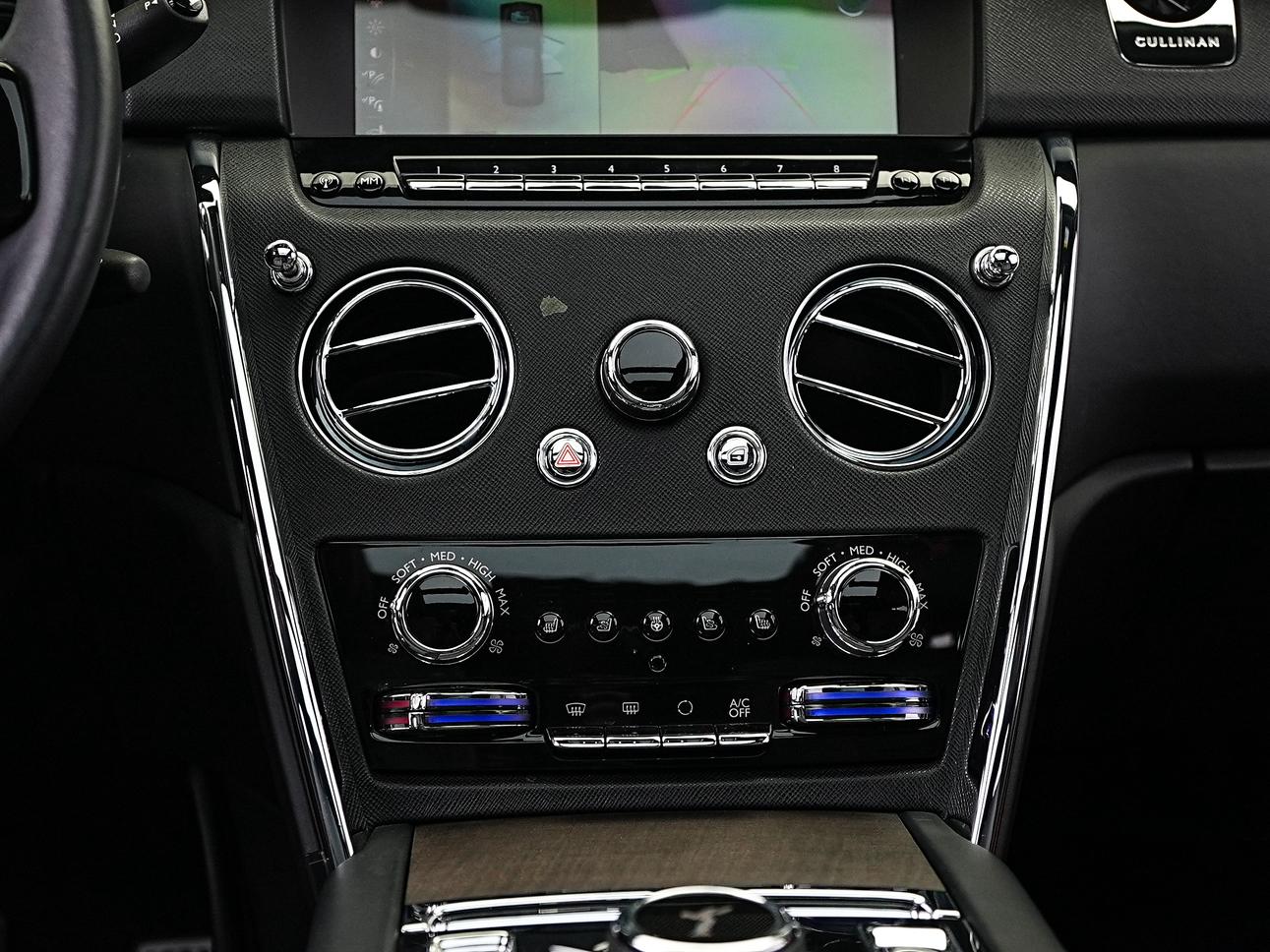 Rolls-Royce Cullinan 2019 thumb 12
