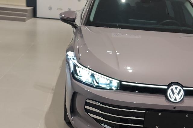 Volkswagen Passat 2024 thumb 3