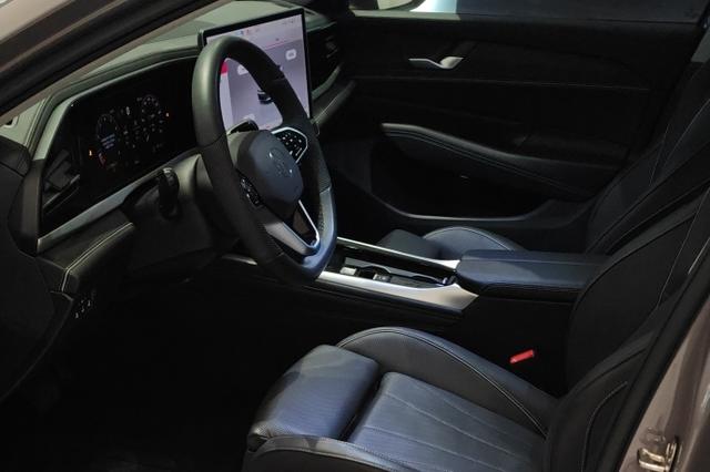 Volkswagen Passat 2024 thumb 6