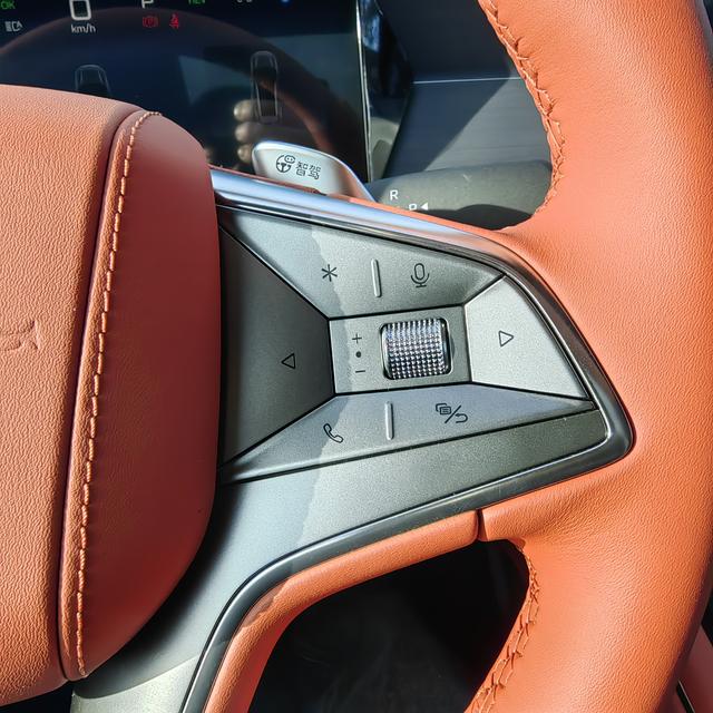 BYD Tang L DM 2025 thumb 12