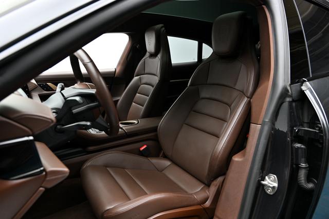 Porsche Taycan 2024 thumb 9