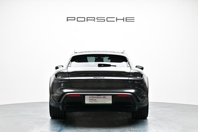 Porsche Taycan 2024 thumb 11