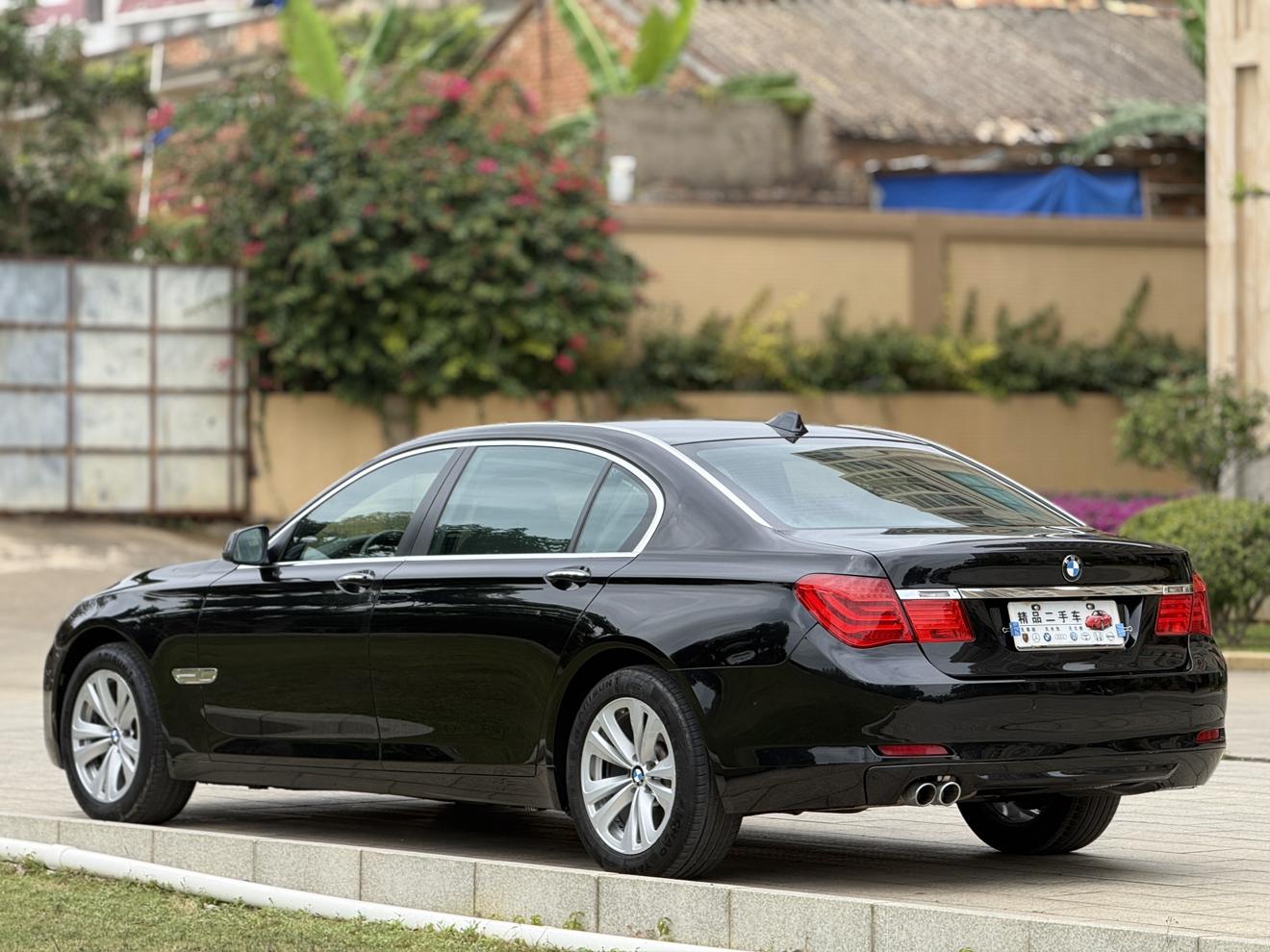 BMW 7 серии 2011 thumb 3