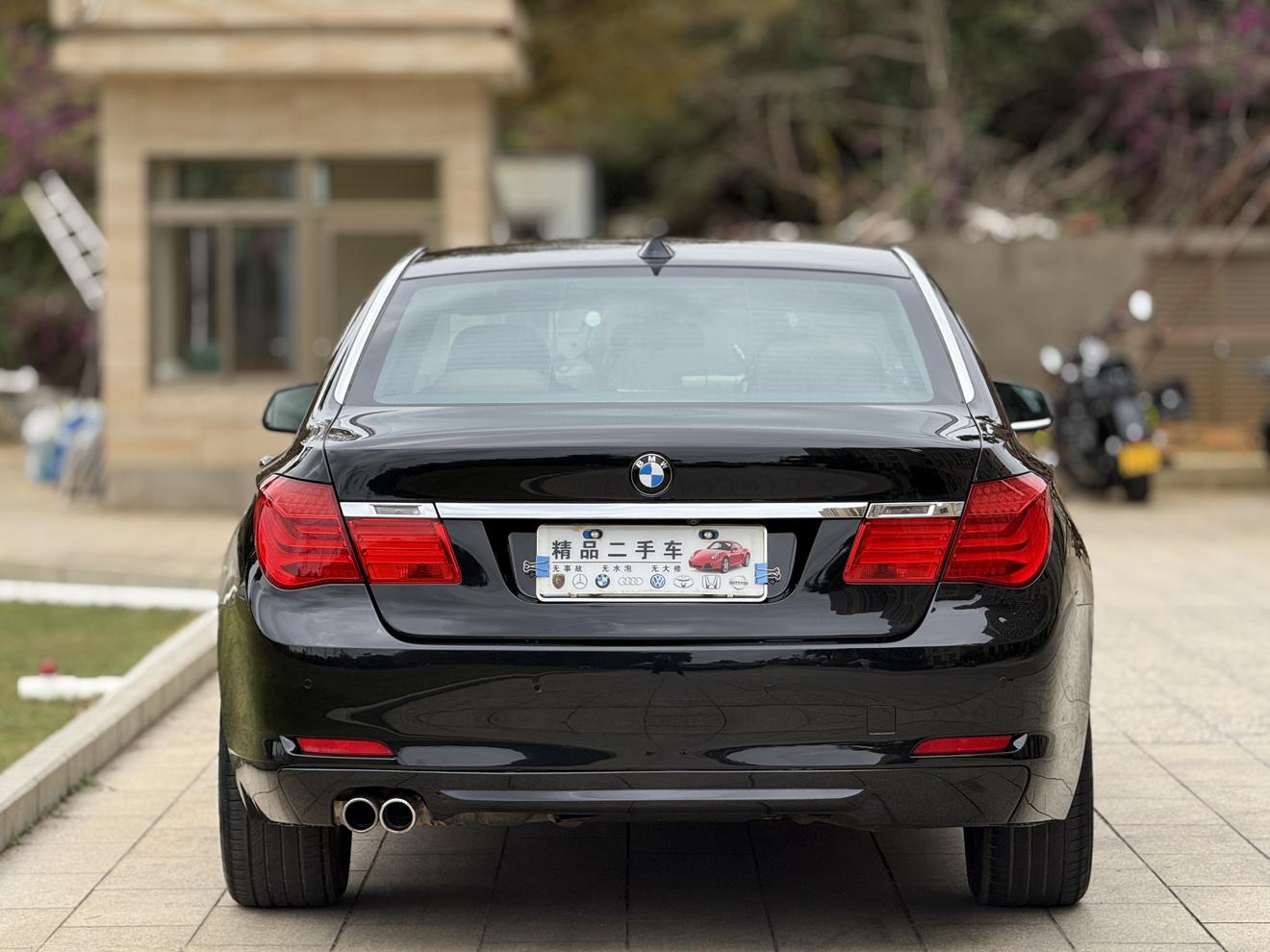 BMW 7 серии 2011 thumb 4