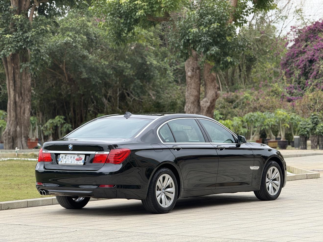 BMW 7 серии 2011 thumb 5