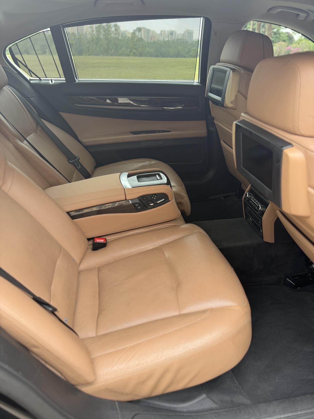 BMW 7 серии 2011 thumb 8