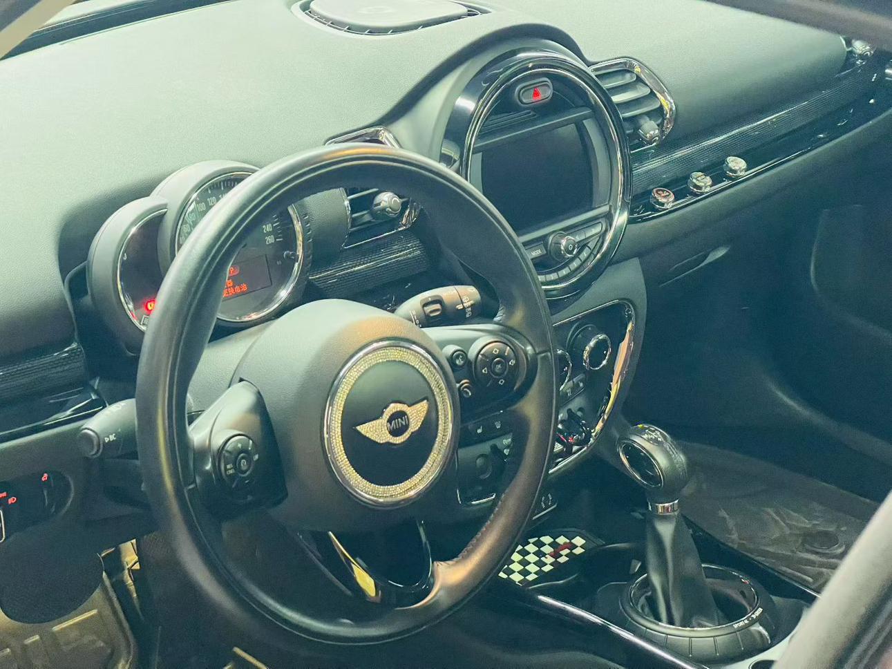 Mini Clubman 2017 thumb 11