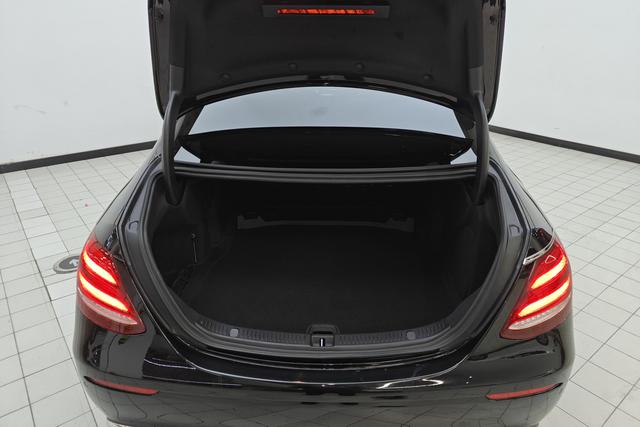 Mercedes-Benz E-Class 2020 thumb 8