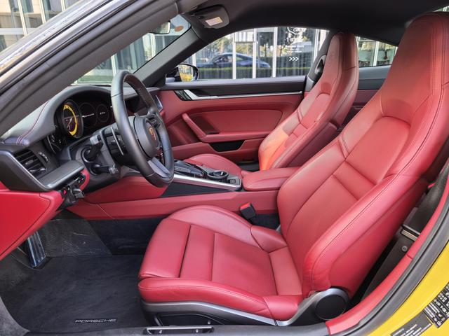Porsche 911 2019 thumb 4