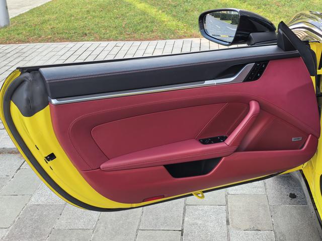 Porsche 911 2019 thumb 5