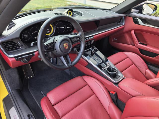 Porsche 911 2019 thumb 6