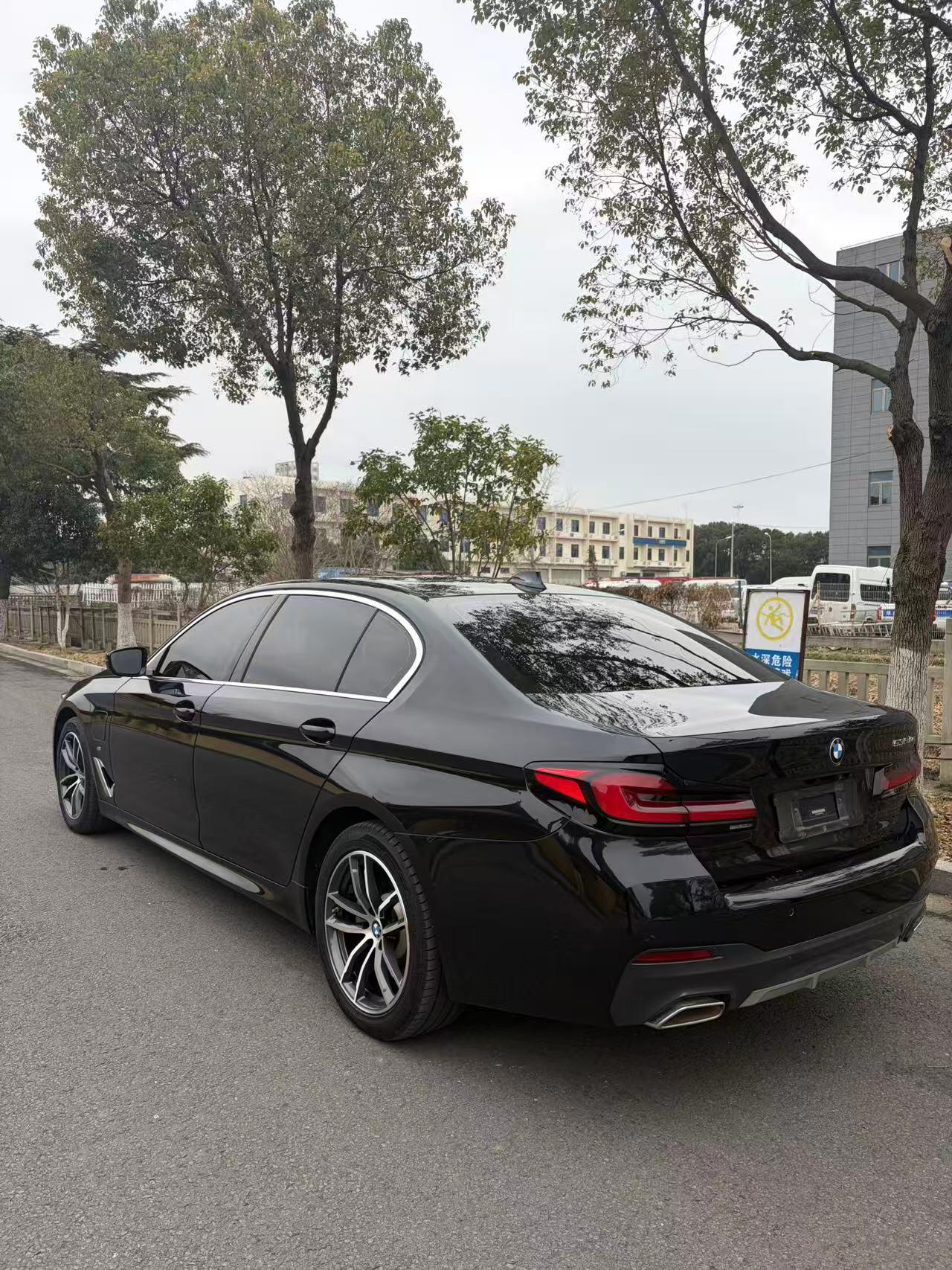 BMW 5 серии 2021 thumb 2