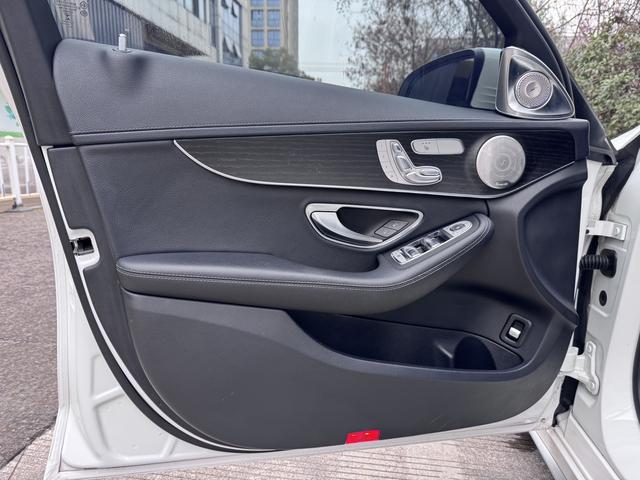 Mercedes-Benz C-Class 2021 thumb 4