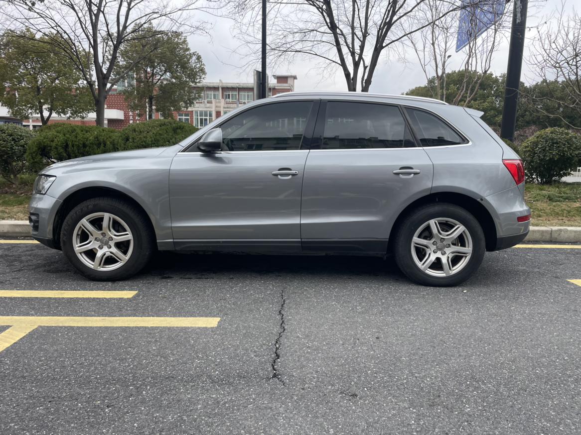 Audi Q5 2011 thumb 2