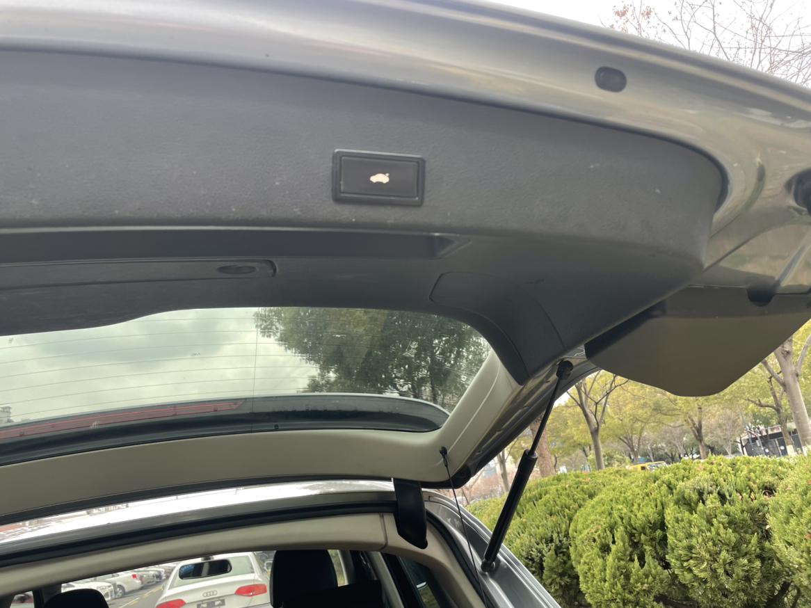 Audi Q5 2011 thumb 7