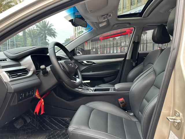 Geely Emgrand 2020 thumb 4