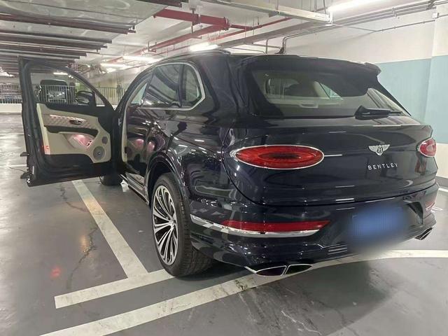 Bentley Bentayga 2021 thumb 2