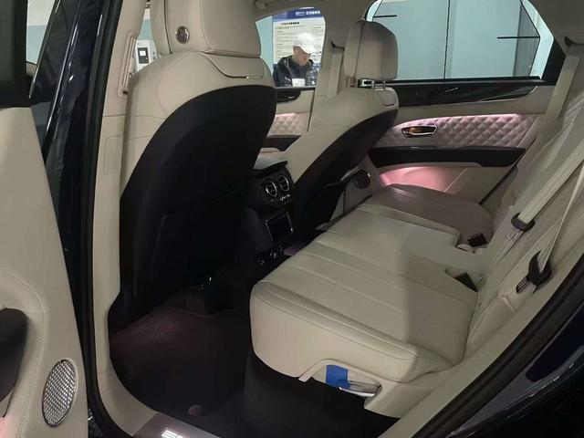 Bentley Bentayga 2021 thumb 6