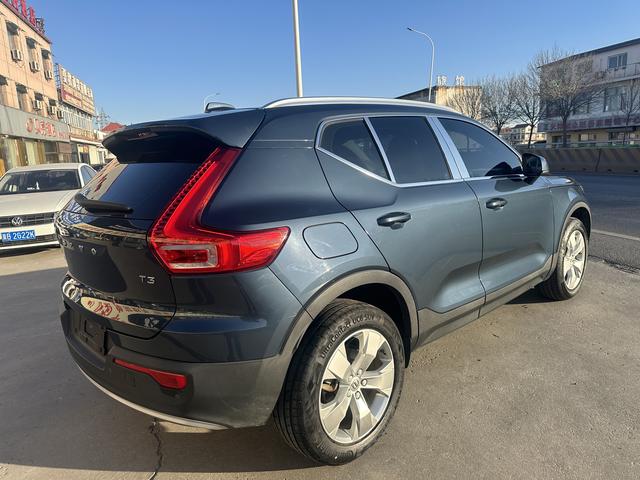 Volvo XC40 2021 thumb 2