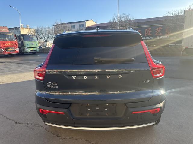 Volvo XC40 2021 thumb 3