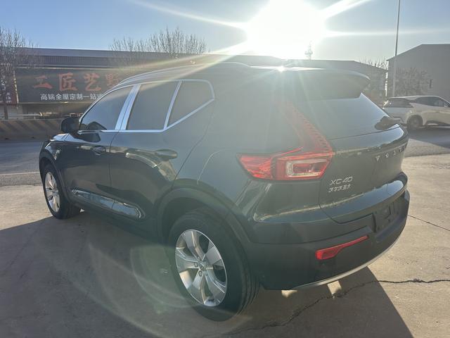 Volvo XC40 2021 thumb 4
