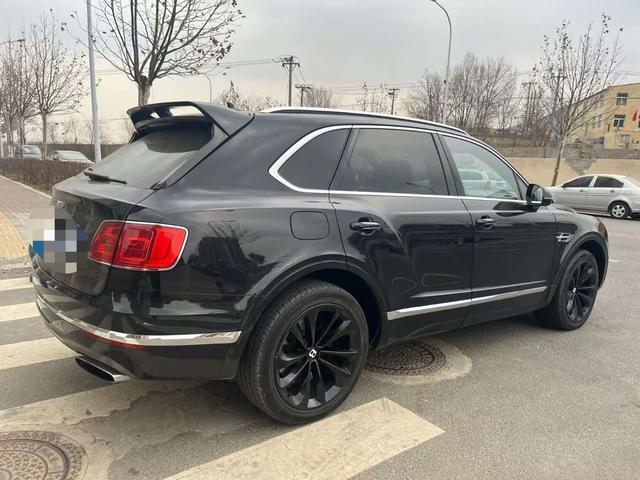 Bentley Bentayga 2018 thumb 3