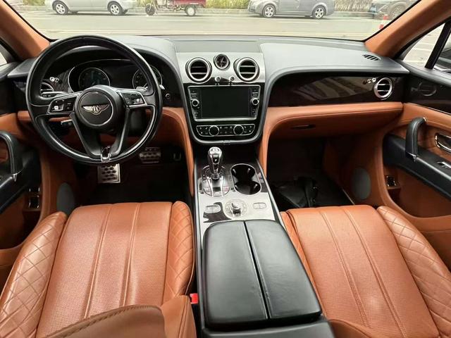 Bentley Bentayga 2018 thumb 5
