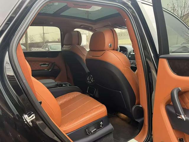 Bentley Bentayga 2018 thumb 7