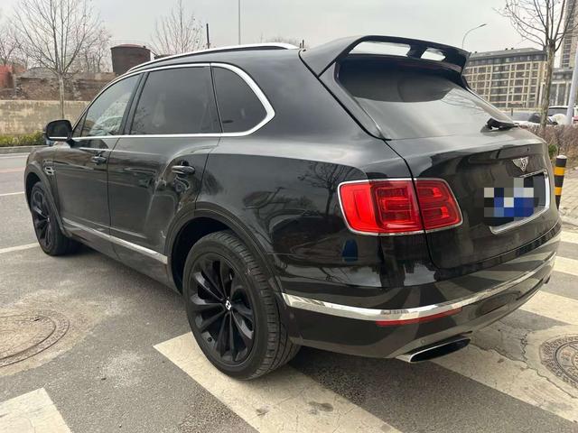Bentley Bentayga 2018 thumb 10