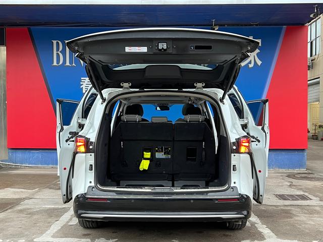 Toyota Sienna 2023 thumb 6