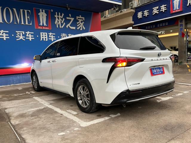 Toyota Sienna 2023 thumb 7